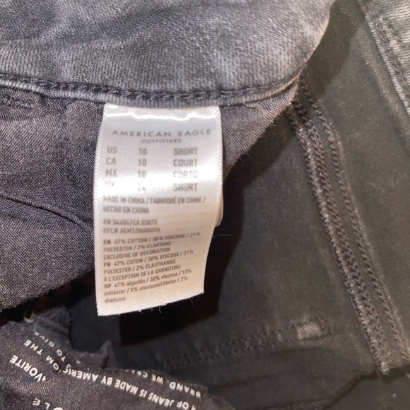 American Eagle Black Distressed Jeans - Picture 4 of 4